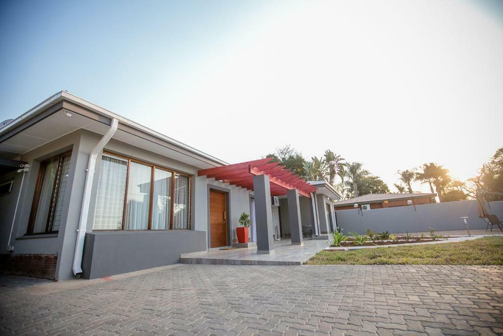 Zenande Guest House Pretoria-Noord Exterior foto